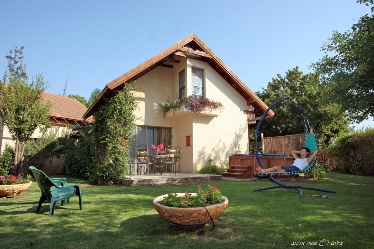 Vitrage Holiday Village And Spa Bet Hillel Buitenkant foto